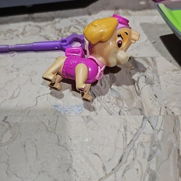 Paw Patrol Skye's Helicopter Transforming toy, Large- Pink and Gray - Picture 11 of 12